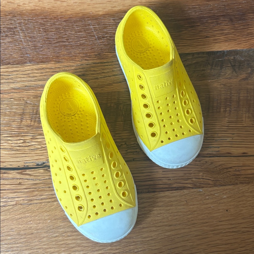 Native Shoes Yellow Jefferson size C8
